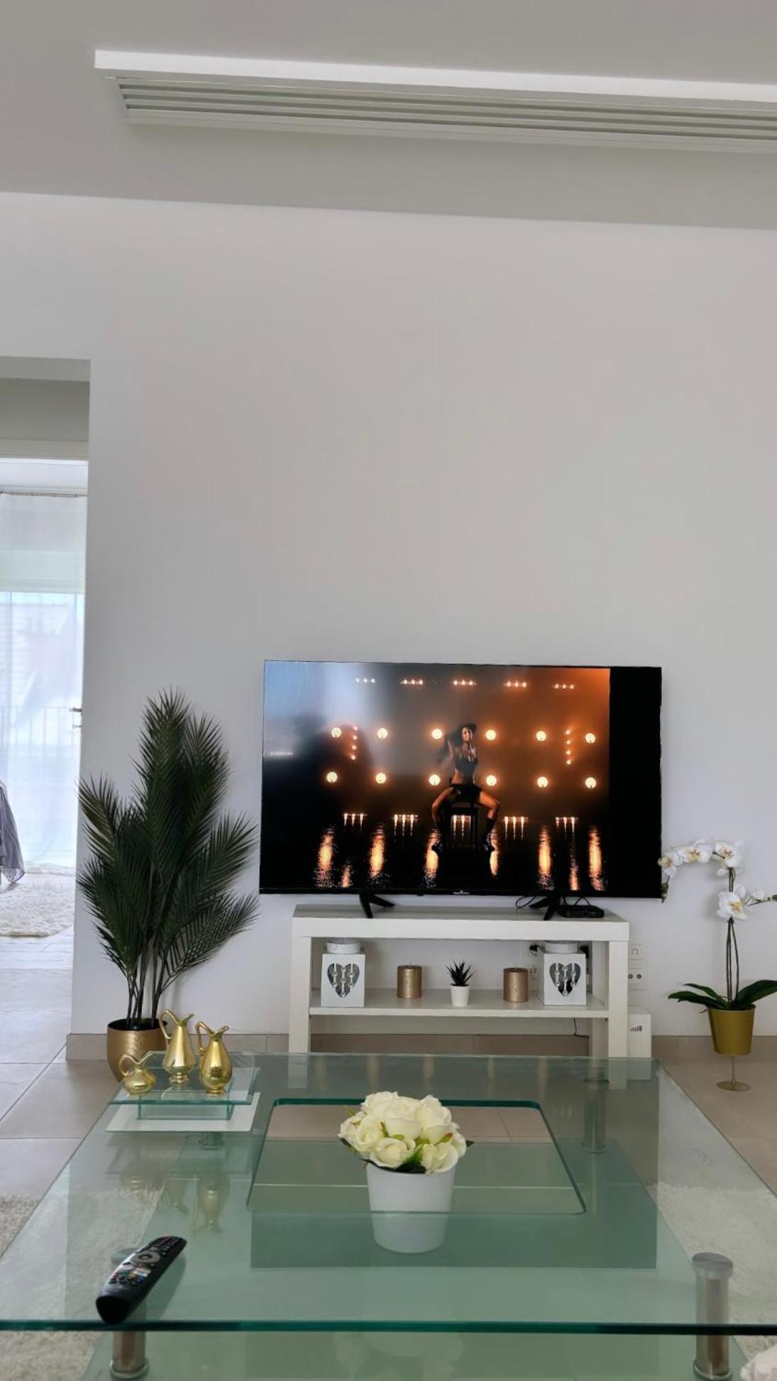 2 Bedrooms Luxury Apartment - Guillemins เลียจ ภายนอก รูปภาพ