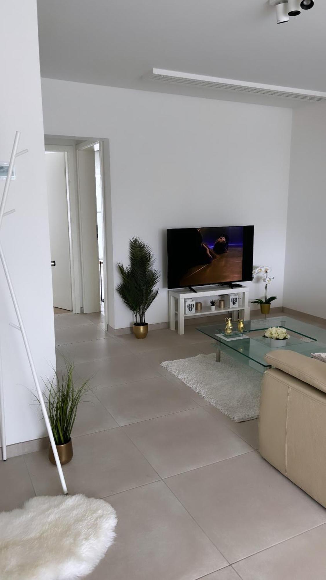 2 Bedrooms Luxury Apartment - Guillemins เลียจ ภายนอก รูปภาพ